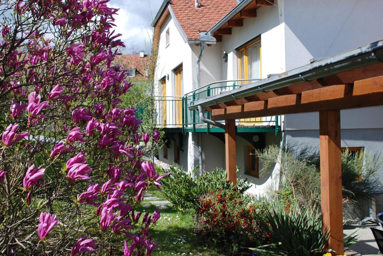 Pension Christina Weiz Exterior photo